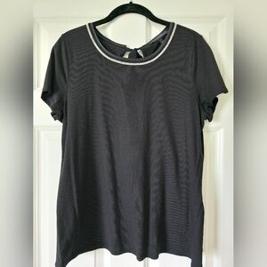 WHBM Women's Short Sleeve Tee w/ silver chain detail and tie back sz large